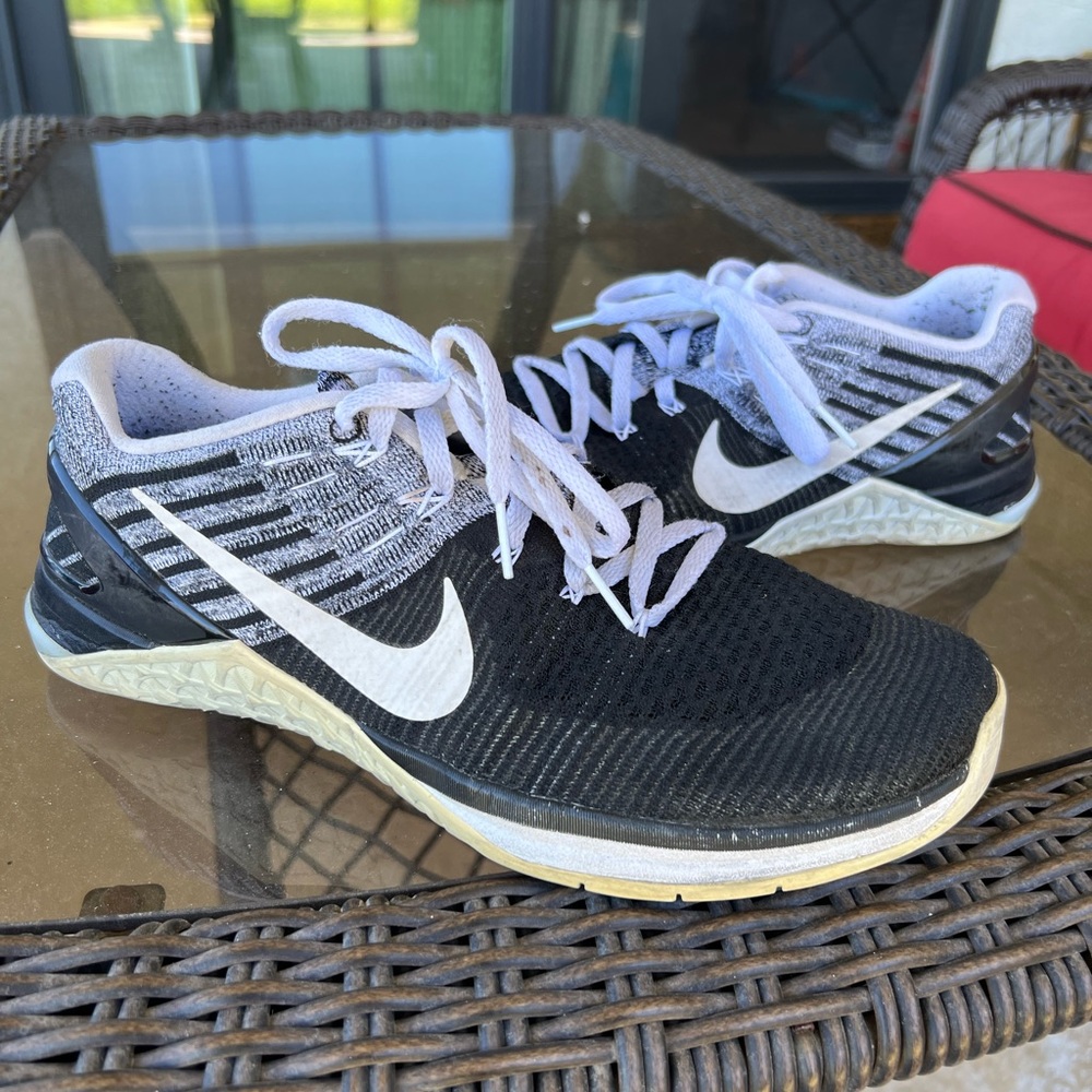 Nike Mens Metcon DSX Flyknit Athletic Shoes | Size 10